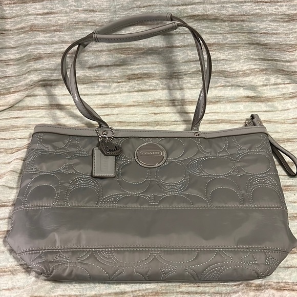 Coach Handbags - GUC Quilted Coach Bag